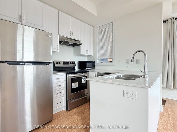 4th image of 370 Red Maple Rd #102