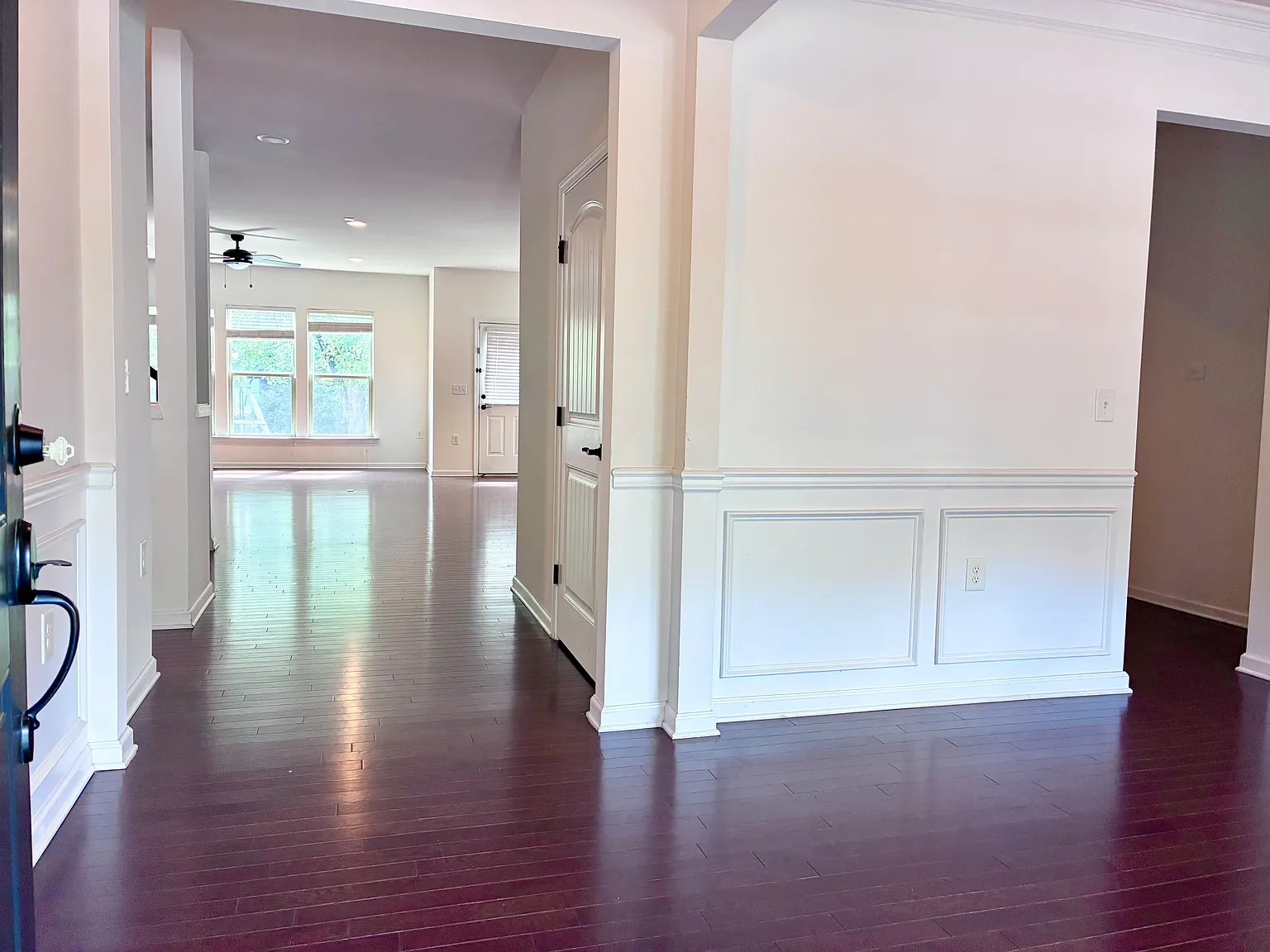 5 bed, 3010 sqft, $2,795 — Photo 3