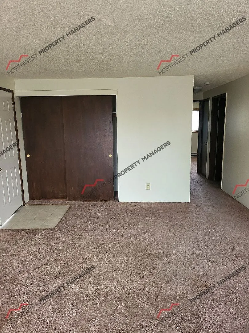 R152A — Photo 3