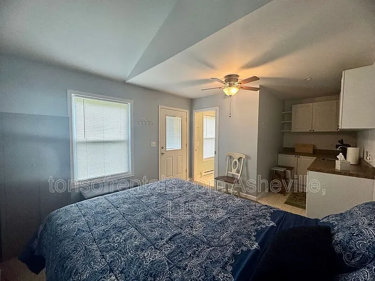 900 Hebron Rd — Photo 23
