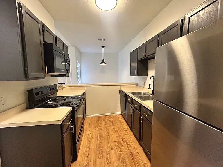 5102 80th St #204 — Photo 7