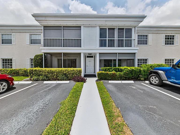 6447 Bay Club Dr #1 — Photo 2