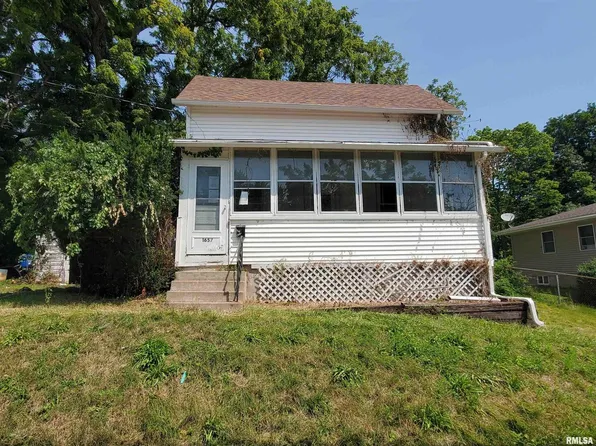 1657 27th Ave, Moline, IL 61265
