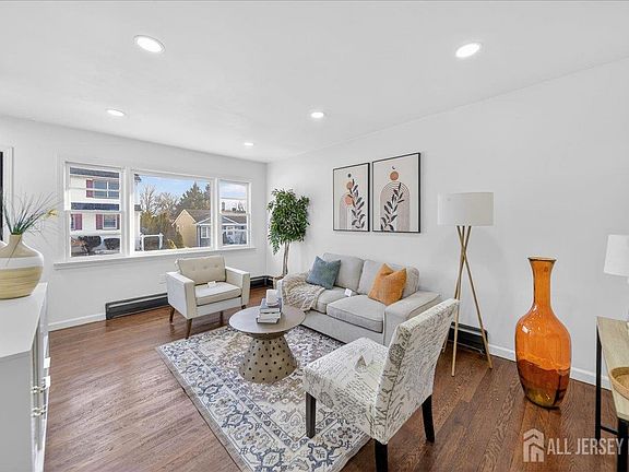 4th image of 2 Olive St