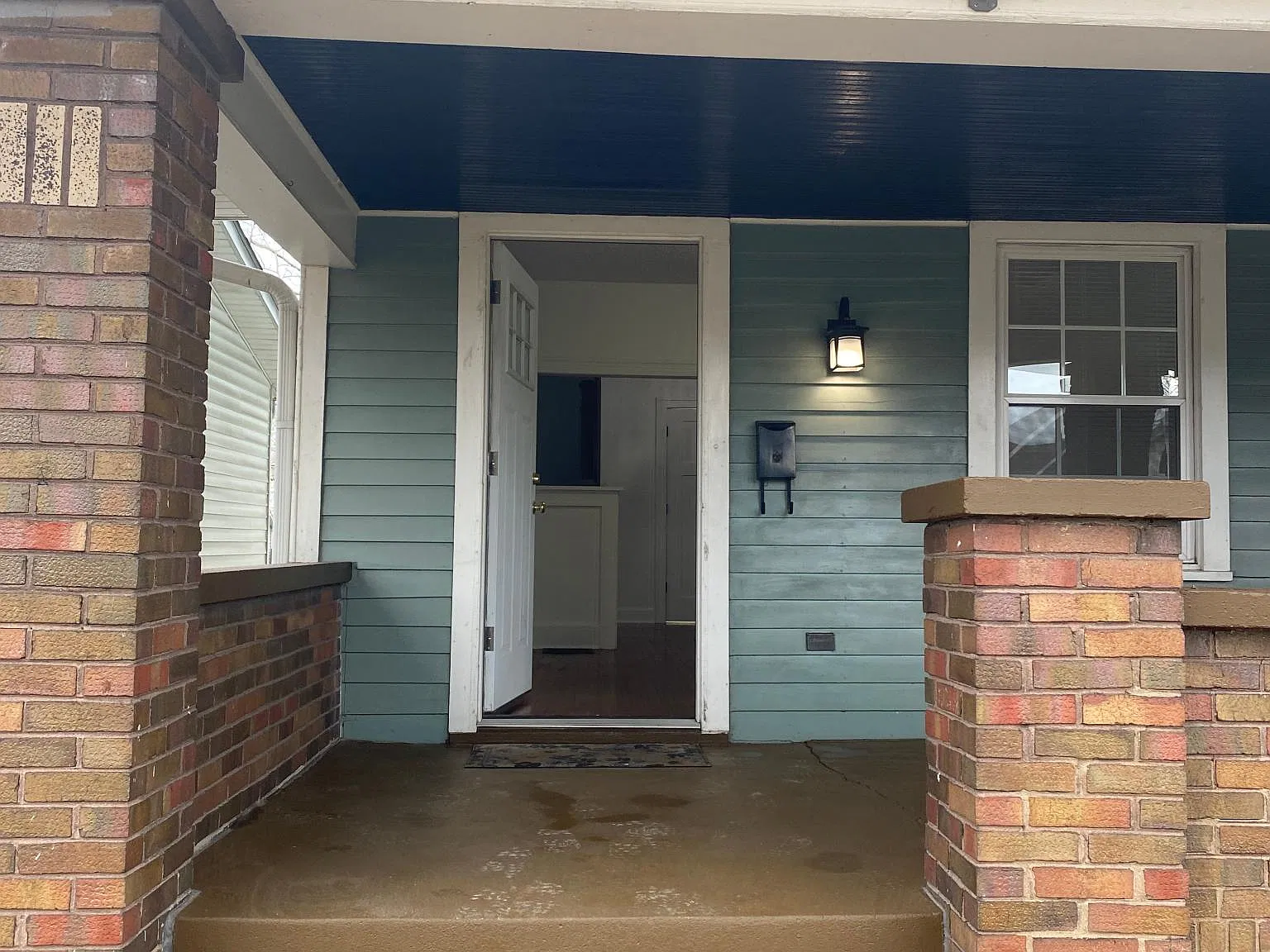 3 bed, 1.5 bath, 1400 sqft, $1,725 — Photo 3