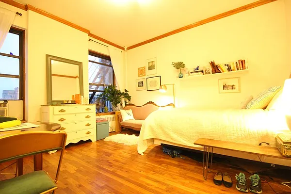 Rented by Dynamik Realty | media 17