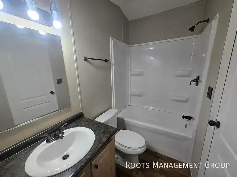 310 Hester Ave #128 — Photo 8