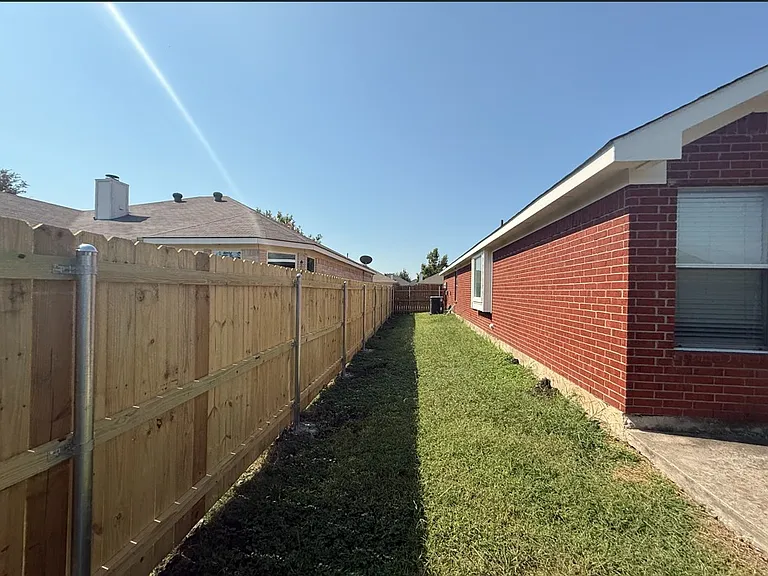8424 Cove Meadow Ln — Photo 5