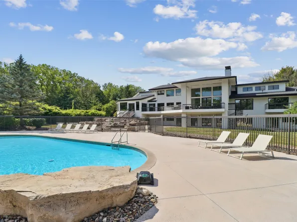 3700 Hidden Creek Dr, West Des Moines, IA 50265