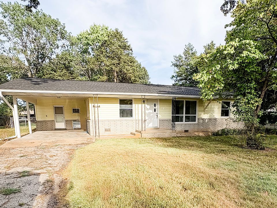 1st image of 804 Cs Woods Blvd
