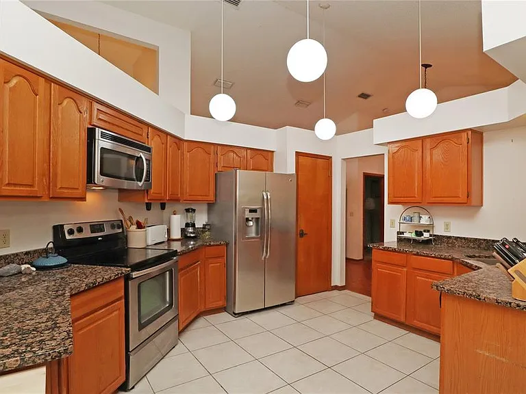 5722 Bay Side Dr — Photo 6