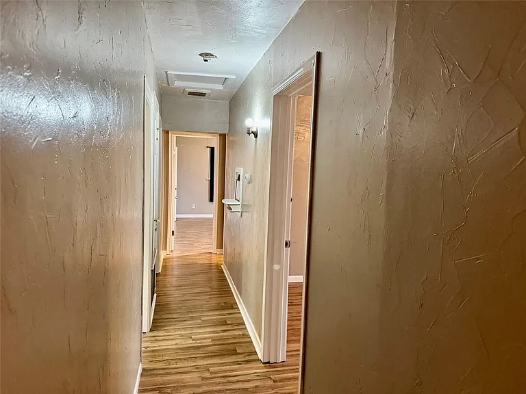 1197 FM 697 — Photo 31