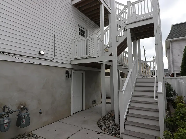24 S Washington Ave #A — Photo 8