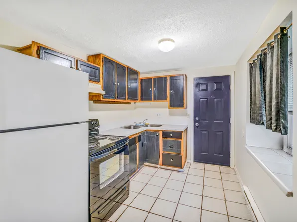 364 Colonial Ave APT 7B, Waterbury, CT 06704