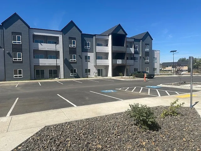 Modern Heights Apartments — Photo 1