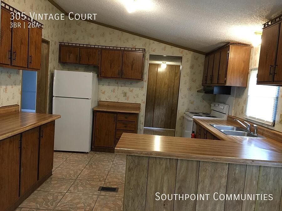 1st image of 305 Vintage Ct