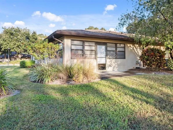 2270 Firestone Pl, Winter Haven, FL 33884