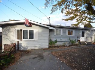 719 E 17th Pl, The Dalles, OR
