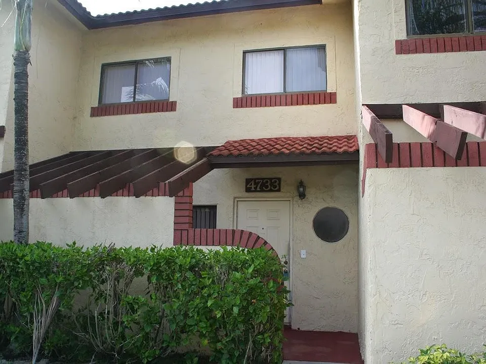 4733 NW 90th Ave