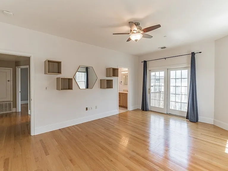 29 Vinton St #7 — Photo 15