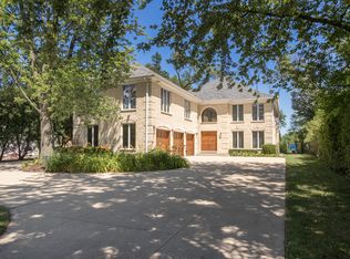 2915 Landwehr Rd, Northbrook, IL 60062