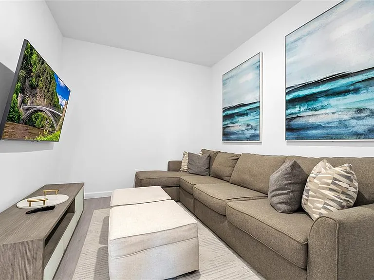 637 Trikomo Dr — Photo 23