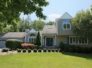 3077 Ferncrest Dr, Yorktown Heights, NY 10598