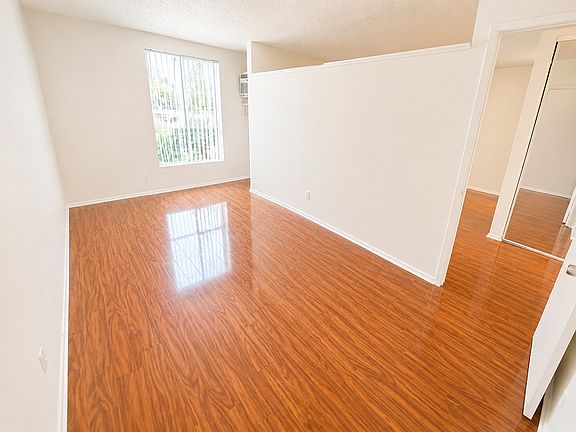 2nd image of 4424 Woodman Ave APT 110