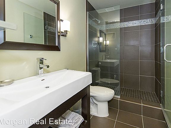 5th image of 1024 Dodge St APT 203