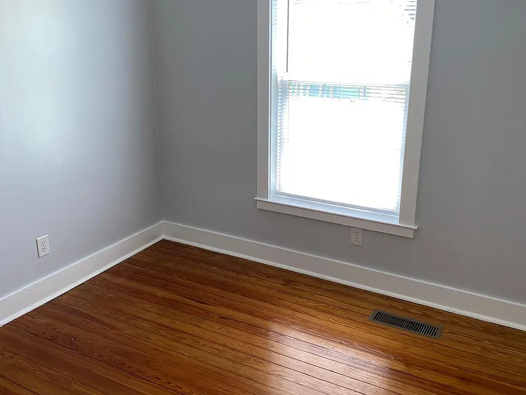 1902 Golden St — Photo 14