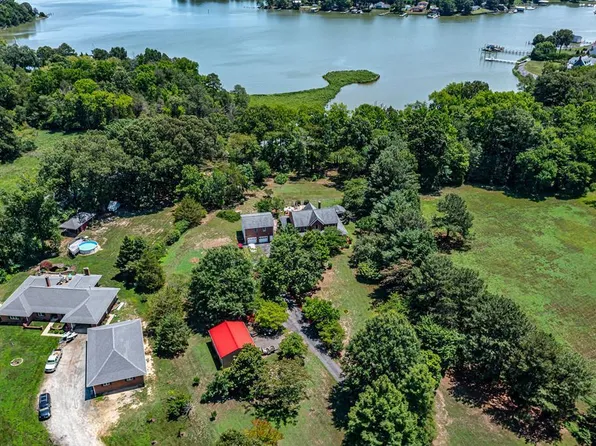 439 Burnt House Point, Colonial Beach, VA 22443