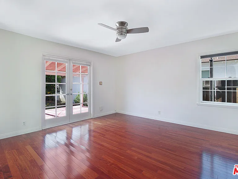 9408 Cattaraugus Ave — Photo 10