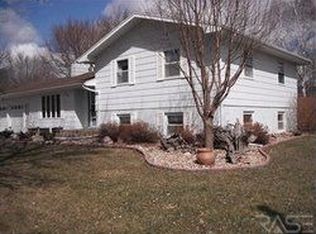 508 S 2nd Ave, Brandon, SD 57005