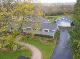 5372 Bong Rd, Waunakee, WI 53597