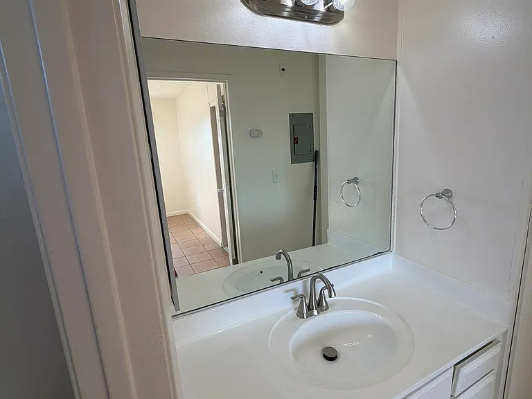 828 N Neptune Ave #4 — Photo 13