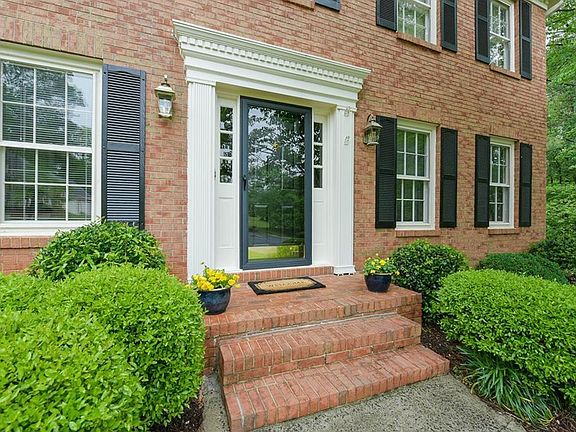 3rd image of 3229 Winterberry Cir