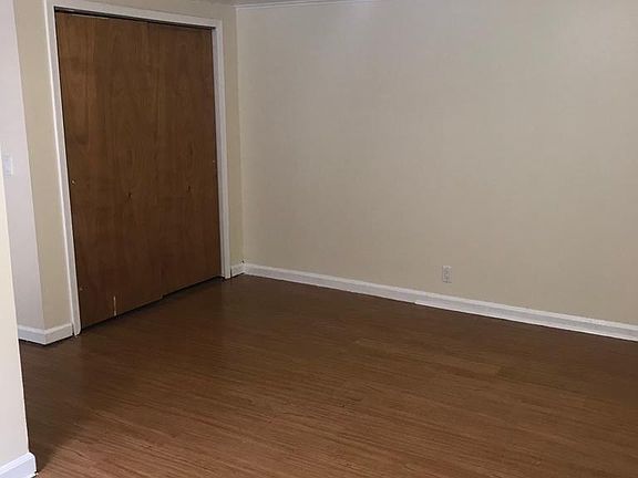 5th image of 85 Hart Ave #1