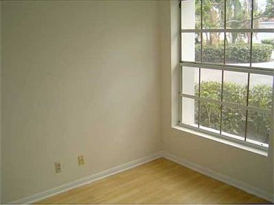 5th image of 1261 Seagrape Cir