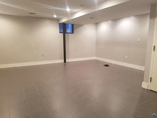 Rented by EXR | media 2