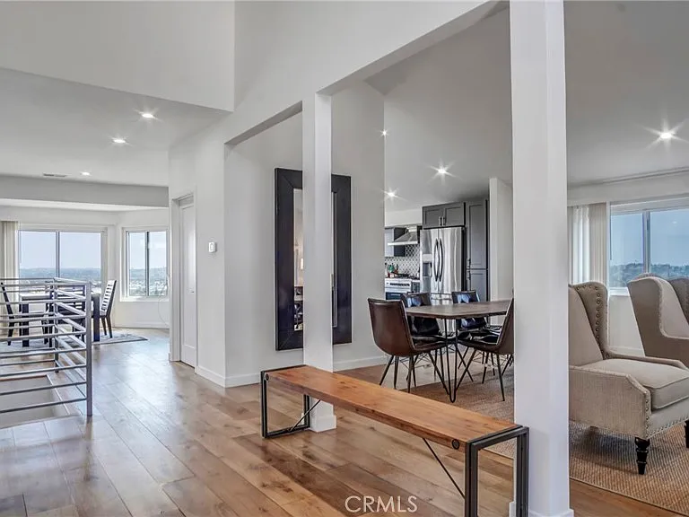 4124 Barrett Rd — Photo 3