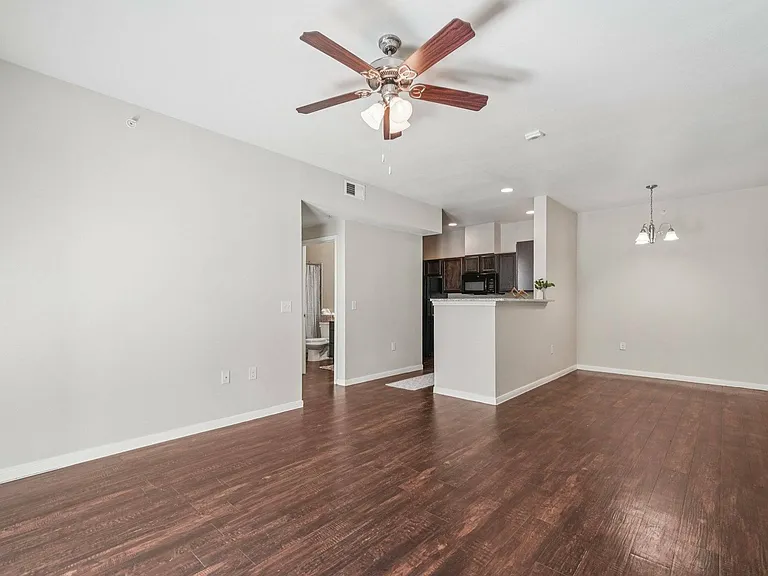1 bedroom Living