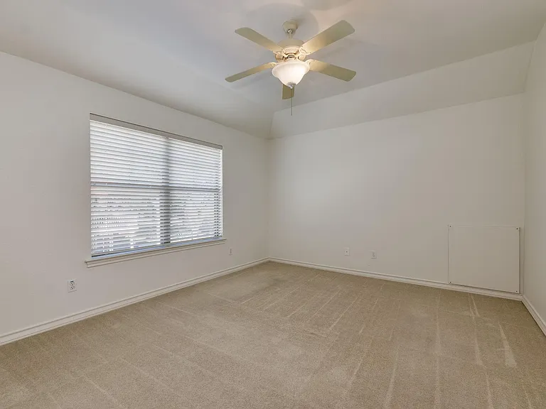 132 Lakeway Dr — Photo 26