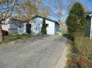 1403 N Hickory Ave, Round Lake Beach, IL