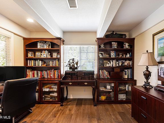 5th image of 243 Lynn Oaks Ave