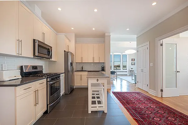 Rented by Rita S Citrin, LREB | media 31