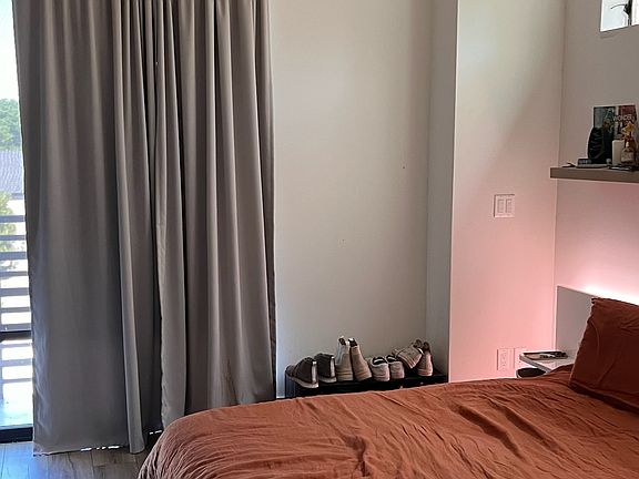 5th image of 1903 S Bedford St #1/3