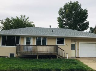 342 1st Ave SE, Dickinson, ND 58601