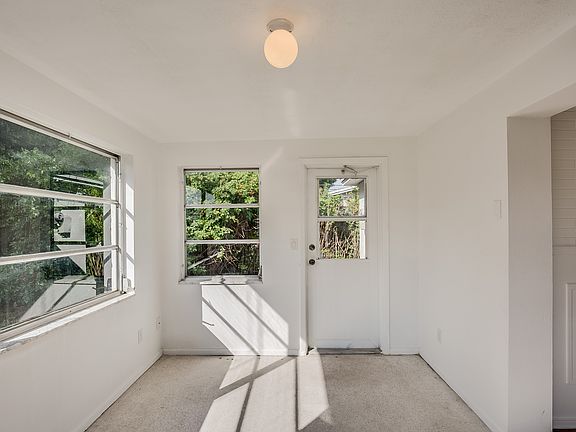 3rd image of 4208 Woodfield Ave