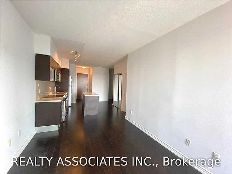386 Yonge St #2813 — Photo 29