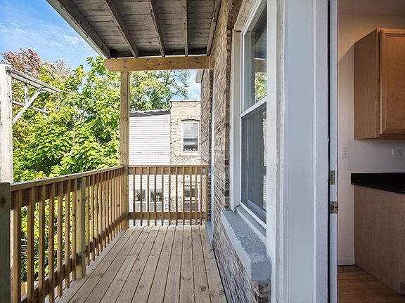 4th image of 4806 N Winchester Ave #3
